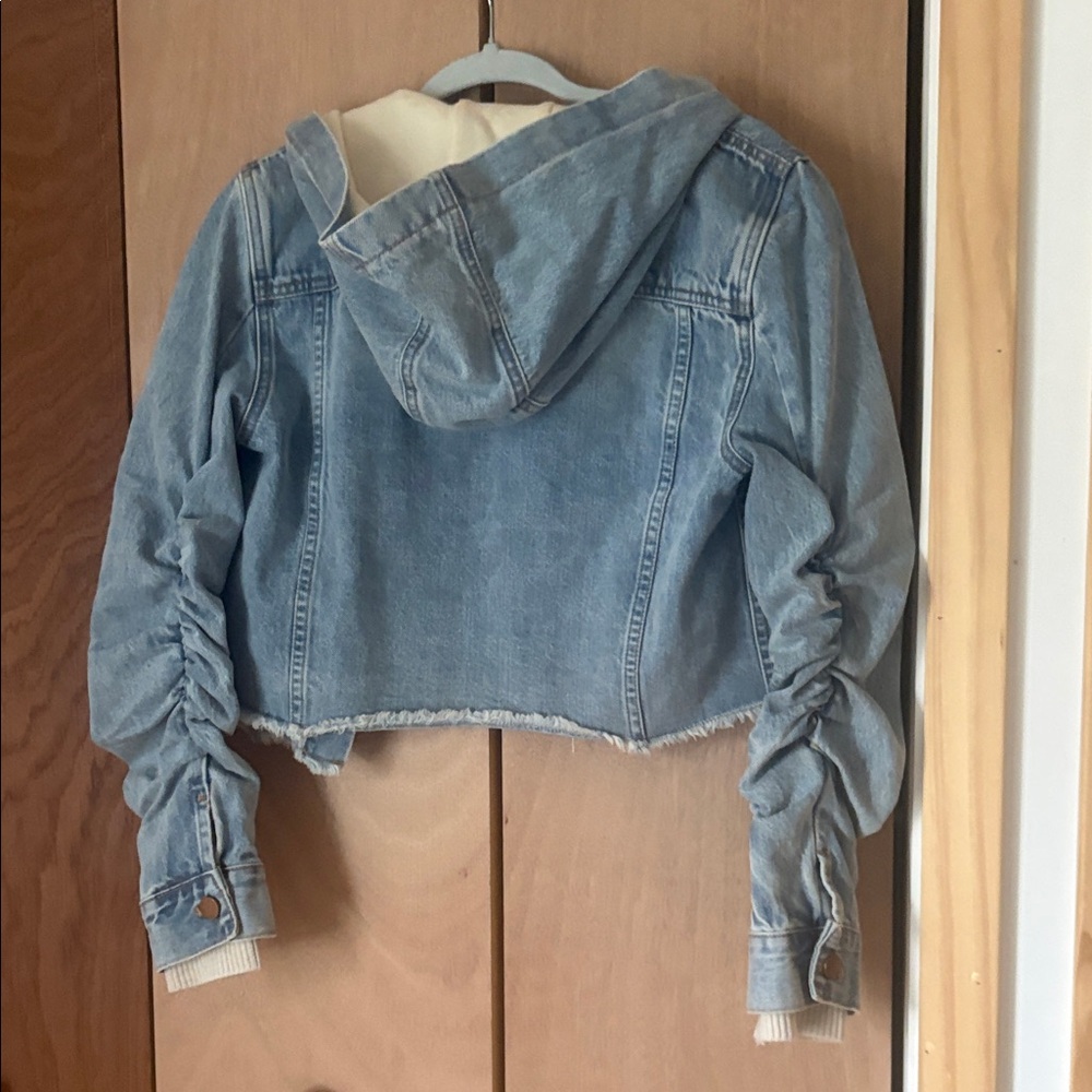 Alice + Olivia Light Wash Cropped Denim Jacket with Hood - Picture 4 of 6